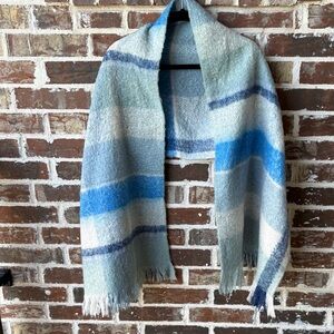 Steve Madden Woven Large Plaid Soft Acrylic Scarf Wrap Blue White